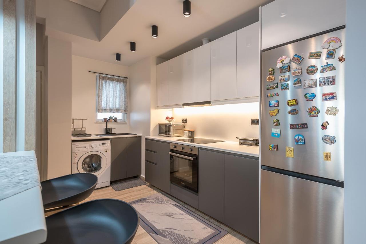 Comfy And Modern Apartment Athena Bagian luar foto